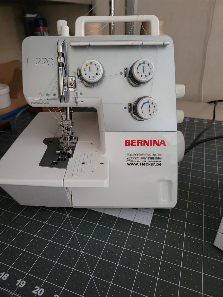 Machine recouvreuse Bernina L 220., Ophalen, Gebruikt, Lockmachine, Bernina