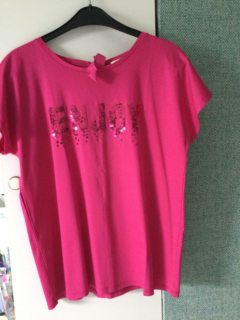 Tee-shirt Gigue 40, Vêtements | Femmes, T-shirts, Envoi