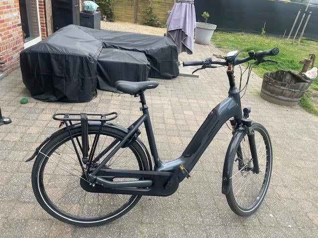 Prachtige Batavus met Bosch Performance – 2022 mt 57, Fietsen en Brommers, Ophalen, Batavus, Zo goed als nieuw, 50 km per accu of meer