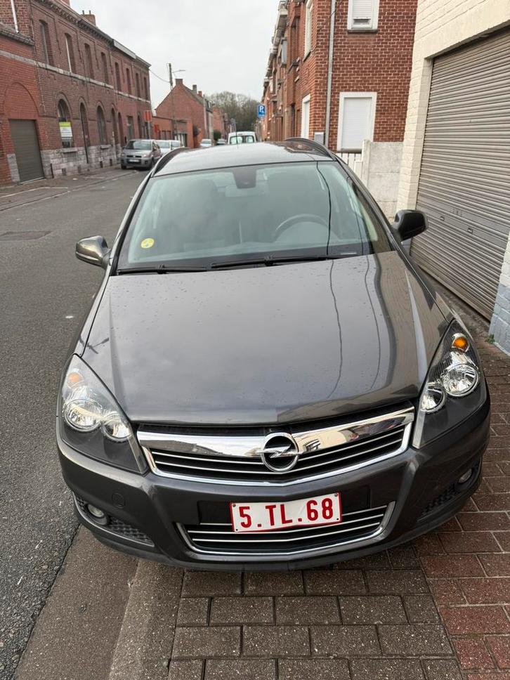 OPEL ASTRA J BREAK 1.6 ESSENCE (2010) /// BONNE OCCASION !!!, Auto's, Opel, Particulier, Astra, Cruise Control, Benzine, Break