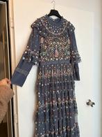 Needle & thread navy blauwe avondjurk bloemen, Kleding | Dames, Gelegenheidskleding, Galajurk, Blauw, Nieuw, Ophalen of Verzenden