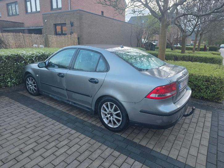 saab 93, Autos, Saab, Particulier, Saab 9-3, Diesel, Euro 5, Berline, 5 portes, Boîte manuelle, Argent ou Gris, Brun, Cuir, Traction avant