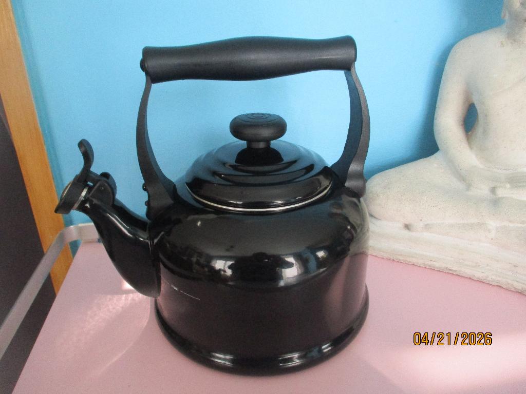 le creuset zwarte fluitketel, Gebruikt, Gietijzer, Overige typen, Ophalen of Verzenden