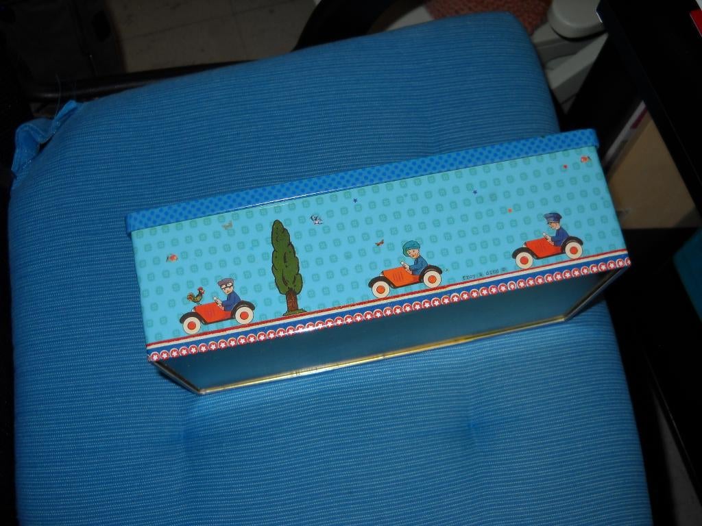 zakdoekjes doos froy & dind-nette staat, Ophalen, Gebruikt