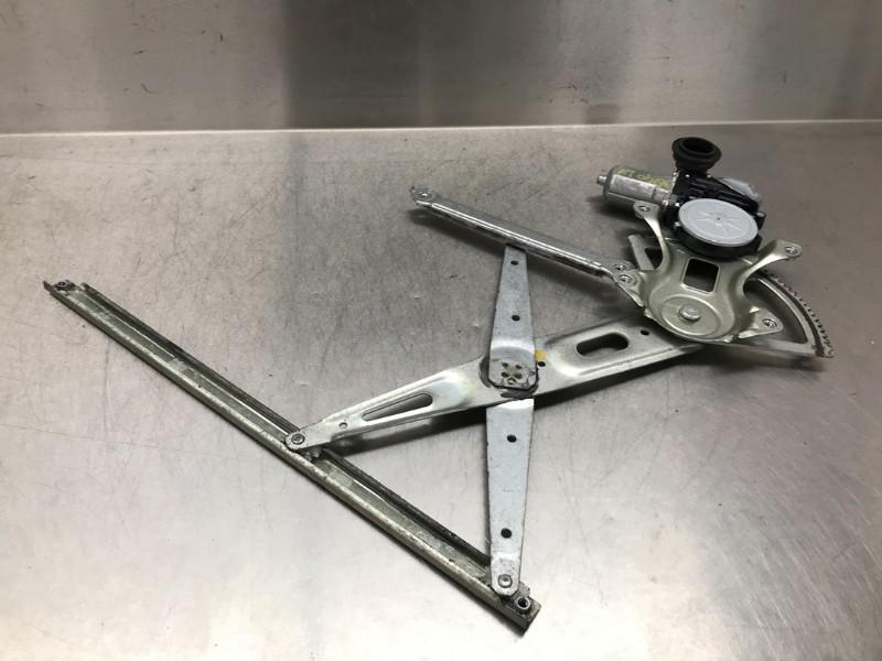 VITRE MECANISME AVANT GAUCHE Toyota Urban Cruiser, Utilisé, Toyota