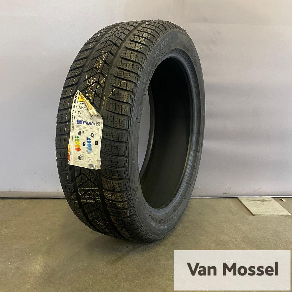 Pirelli Sottozero 3 255/45/R20 105V, Auto-onderdelen, Banden en Velgen, Gebruikt, 255 mm, -, -