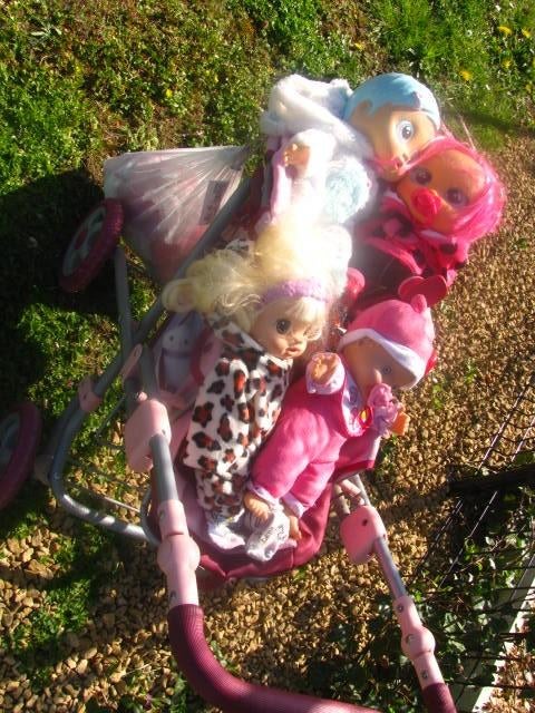 Buggy met poppen en kleertjes, Ophalen, Gebruikt