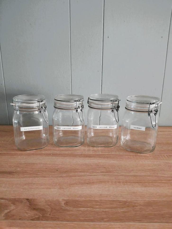Set van 4 glazen voorraadpotten met metalen sluiting., Huis en Inrichting, Keuken | Keukenbenodigdheden, Ophalen of Verzenden