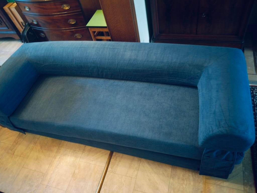 Canapé de sol bleu, Ophalen