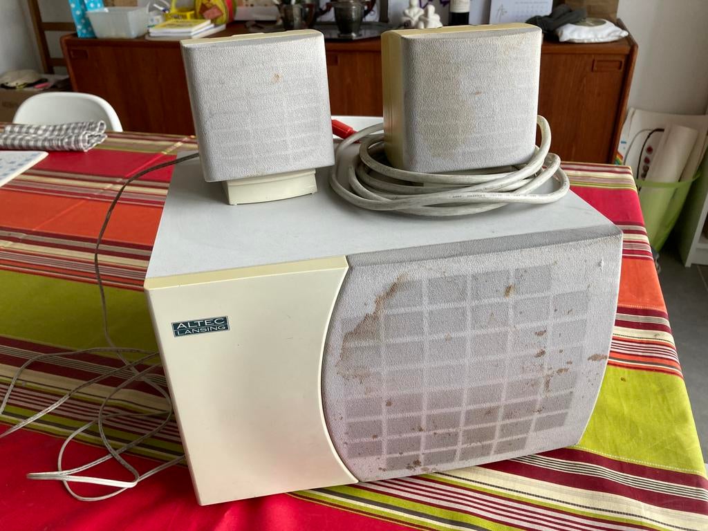 Enceintes avec caisson de basse, TV, Hi-fi & Vidéo, Enlèvement, Utilisé, Haut-parleurs Frontaux, Arrière ou Stéréo, Autres marques