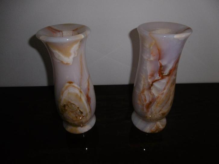 2 marmer vaasjes, Huis en Inrichting, Woonaccessoires | Vazen, Zo goed als nieuw, Overige kleuren, Minder dan 50 cm, Overige materialen