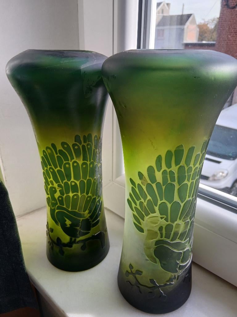 2 paire de vases en cristal doublé vert satiné et dégagé, Antiquités & Art, Enlèvement ou Envoi