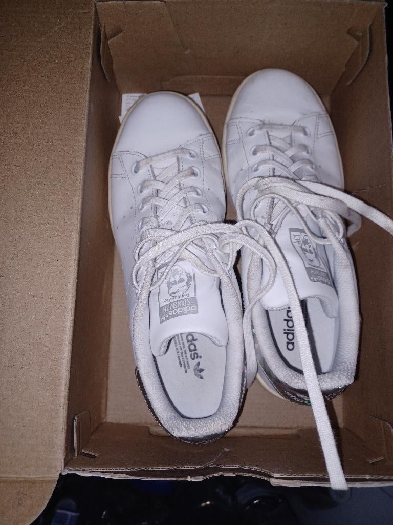 adidas pointure 38, Enfants & Bébés, Vêtements enfant | Chaussures & Chaussettes, Enlèvement ou Envoi