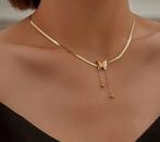 Collier Chaine Serpent Dorée avec Pendentif Papillon Élégant