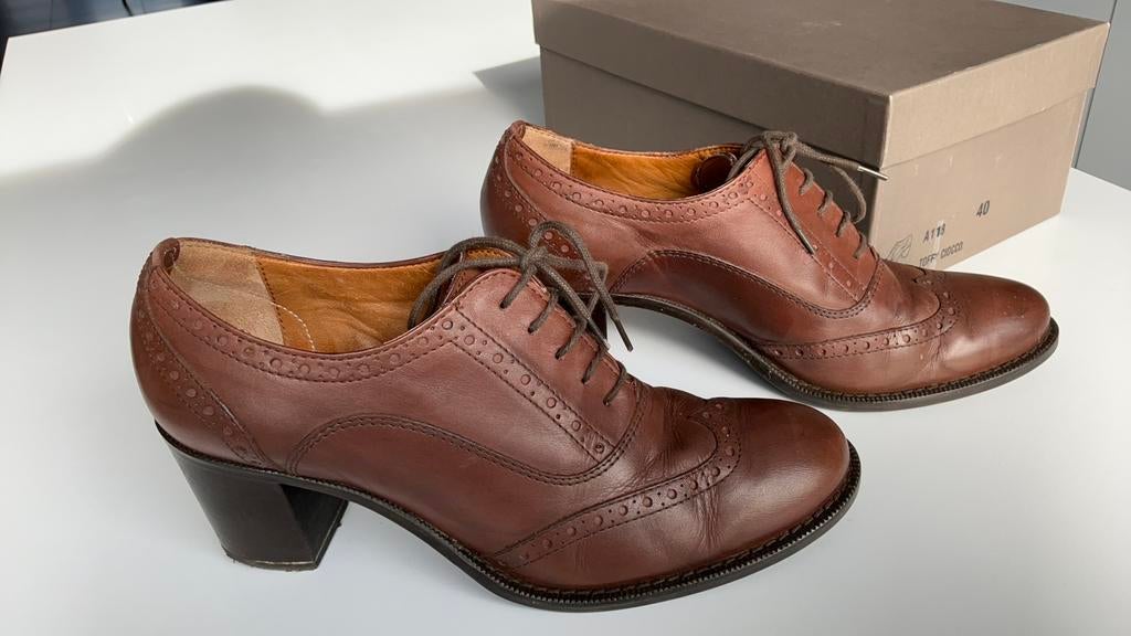 Donkerbruine veterschoenen dames 40, Kleding | Dames, Schoenen, Gedragen, Schoenen met hoge hakken, Bruin, Ophalen of Verzenden