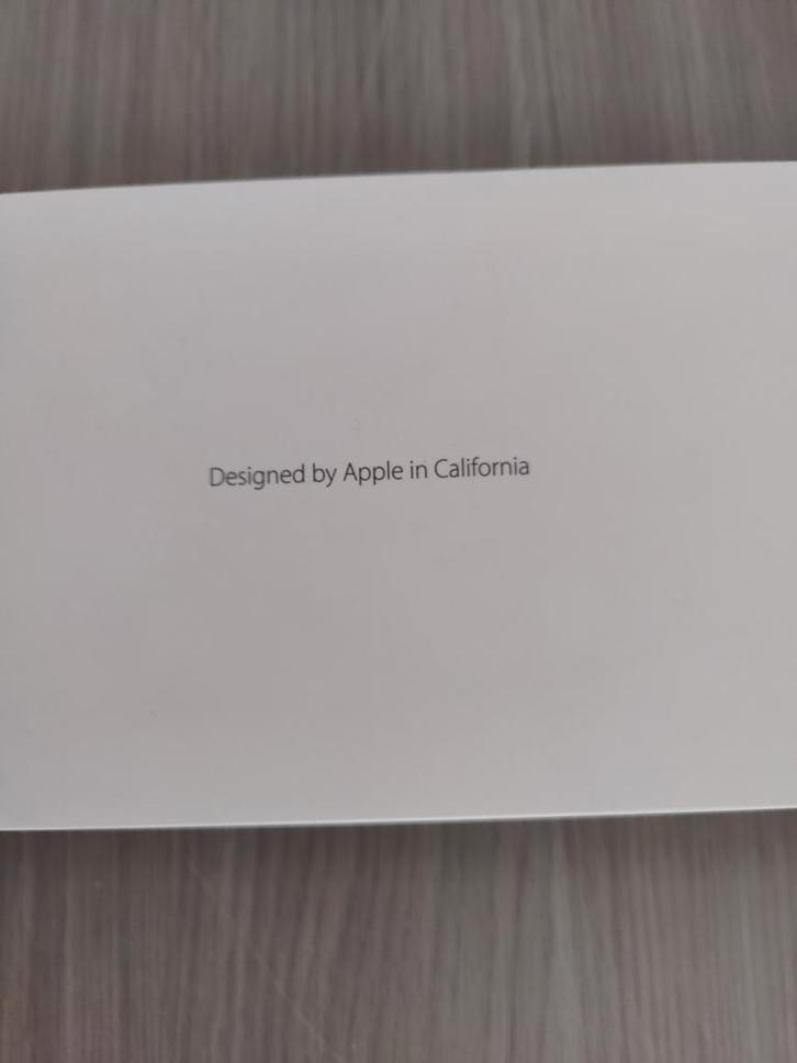 Clavier Apple modèle A1843 sans fil, Informatique & Logiciels, Claviers, Comme neuf, Qwerty, Sans fil, Enlèvement ou Envoi