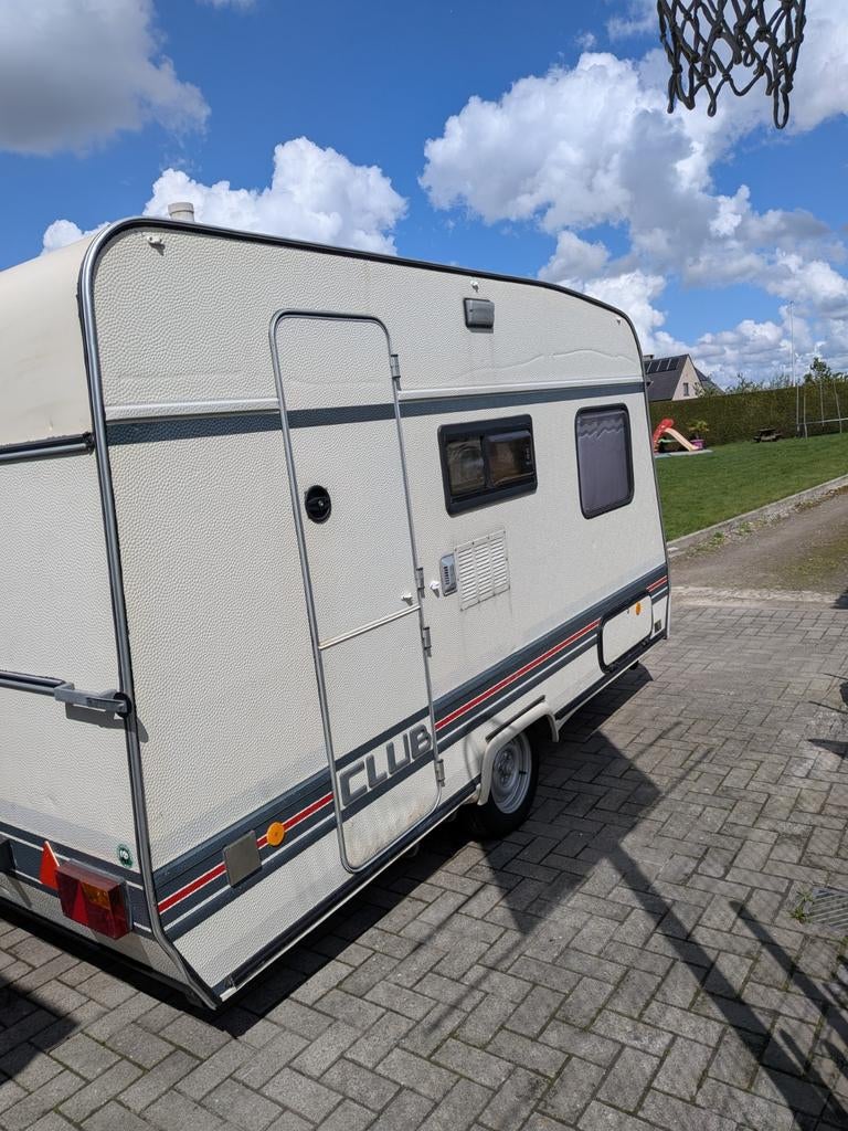 Caravan burstner club -750kg