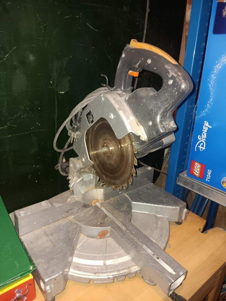 Scie à onglet elu, Enlèvement