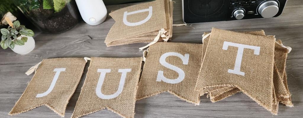 Trouw vlagjes jute 4 stuks, Diversen, Vlaggen en Wimpels, Ophalen