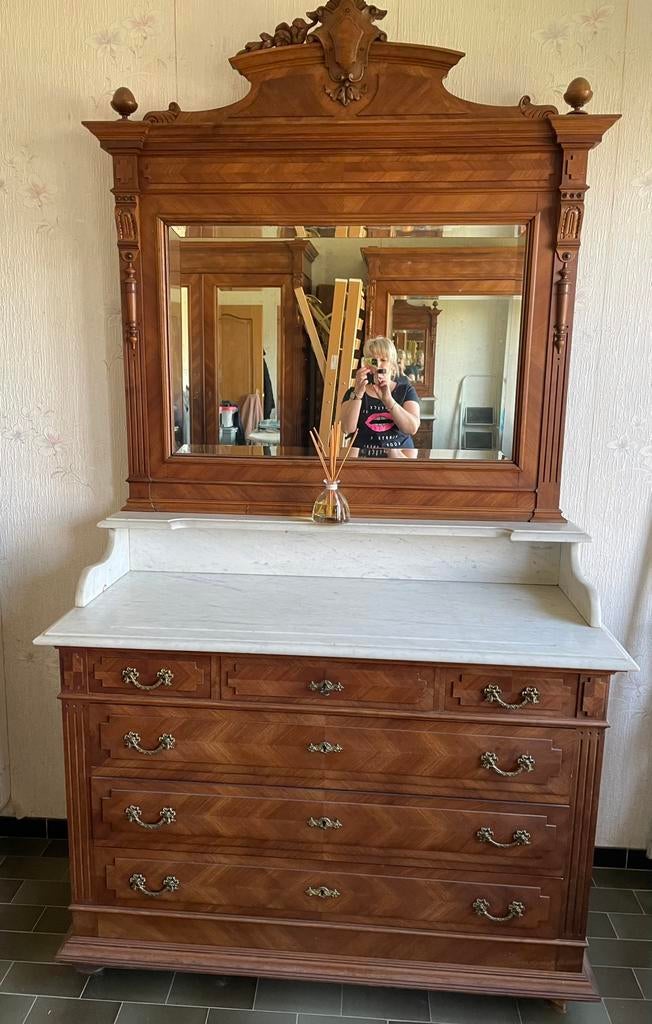 Antieke spiegels kasten, Ophalen