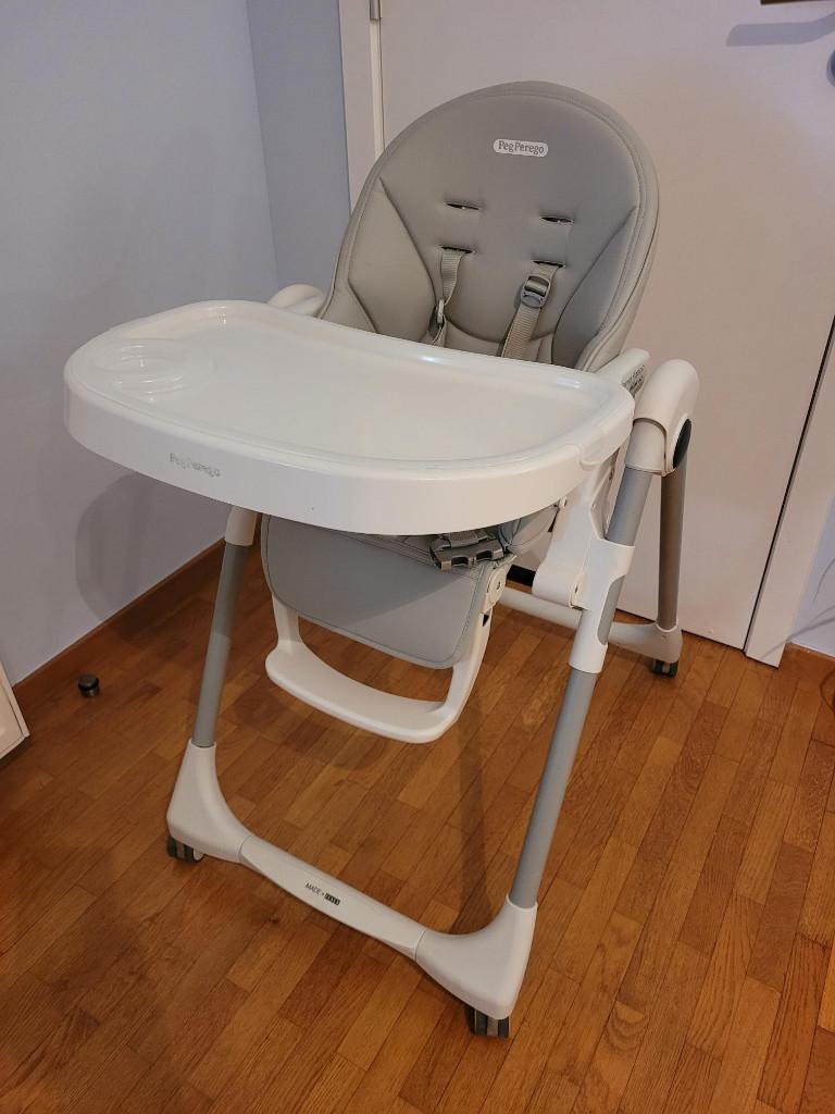 Peg Perego Prima Pappa Follow Me kinderstoel, Kinderen en Baby's, Kinderstoelen, Gebruikt, Meegroeistoel, Afneembaar eetblad, Gordel(s)