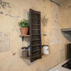 Vintage houten ondiep smal muurrekje / wandrek, Antiek en Kunst, Ophalen