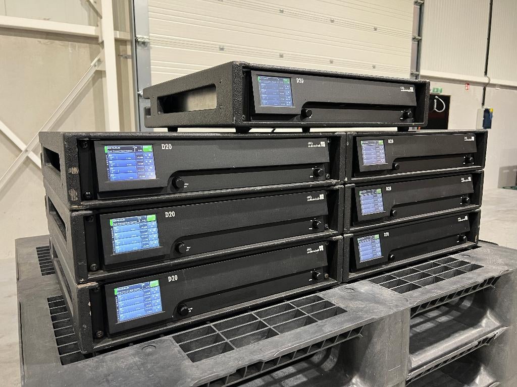 D&B Audiotechnik D20 + case + power cable (5x), TV, Hi-fi & Vidéo, Enceintes, Utilisé, 120 watts ou plus, Autres marques, Enlèvement ou Envoi