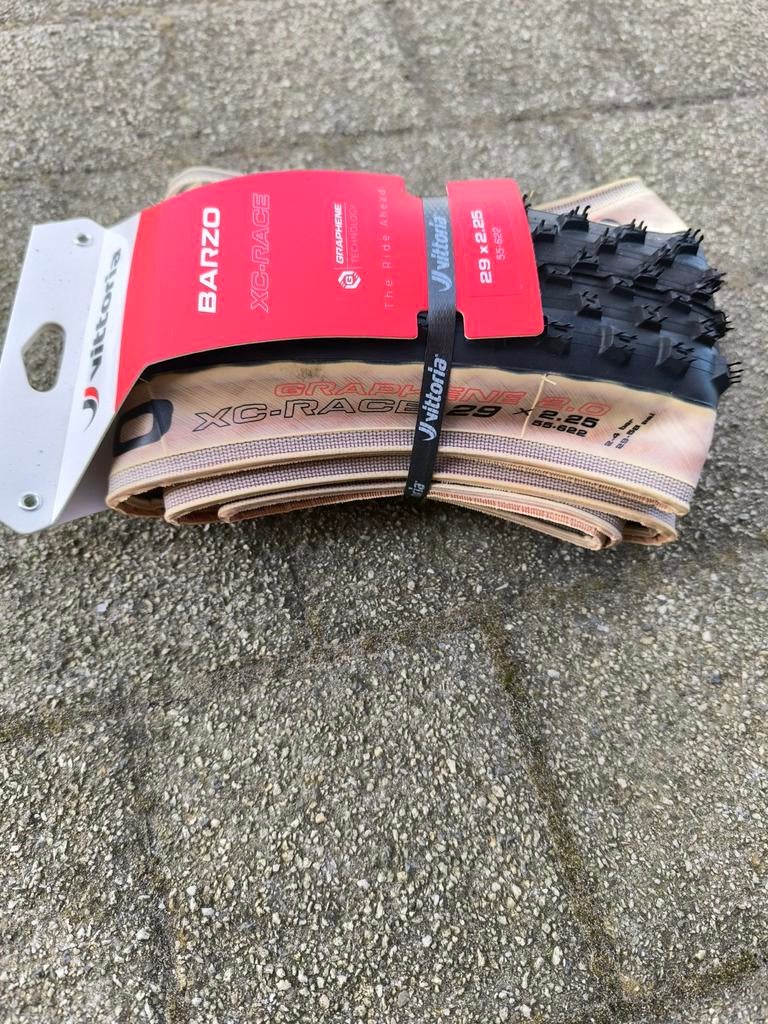 Vittoria barzo xc race, Enfants & Bébés, Jouets | Thomas le petit Train, Envoi