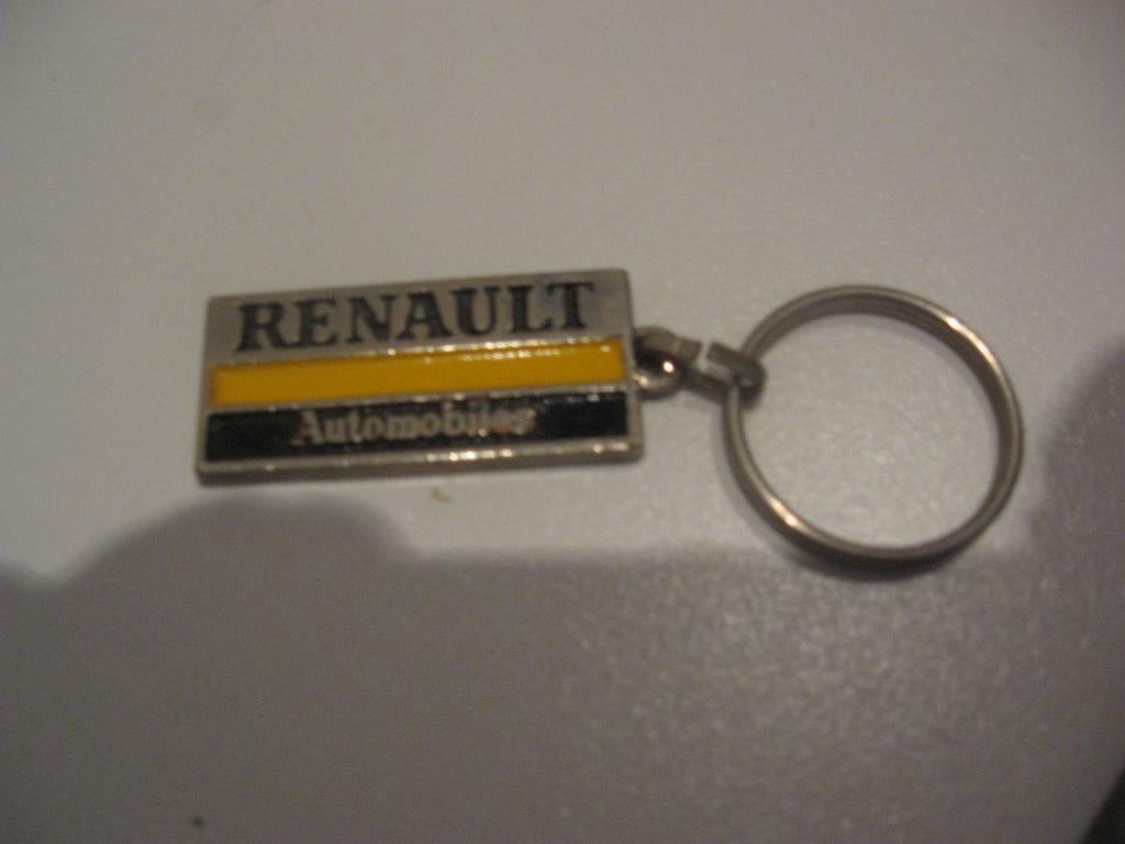 Choix entre 2 porte-clés Renault, voitures, ancien logo., Collections, Marques automobiles, Motos & Formules 1, Comme neuf, Voitures