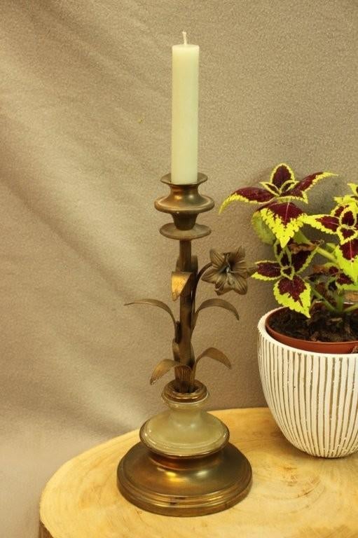 Antieke koperen kandelaar met onyx en bloem, Antiek en Kunst, Ophalen of Verzenden, Koper of Brons