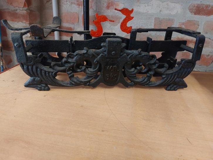 balance en fonte 5 kg — cadre élégant — dec, Antiquités & Art, Curiosités & Brocante, Enlèvement