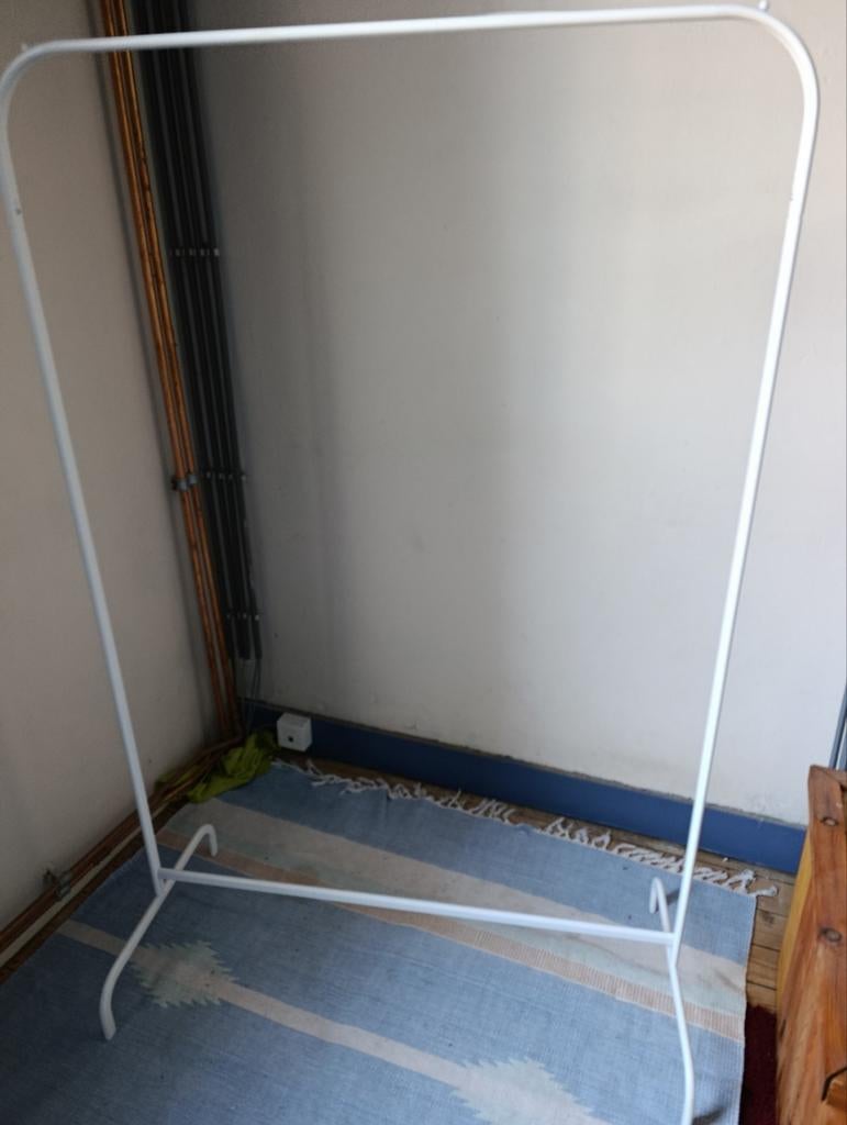 Étagère à vêtements 2, Enlèvement