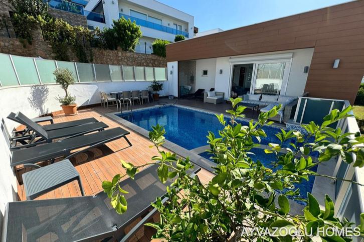 Spacieuse villa duplex 4+1 avec services de villégiature, Immo, Étranger, Turquie, Maison d'habitation