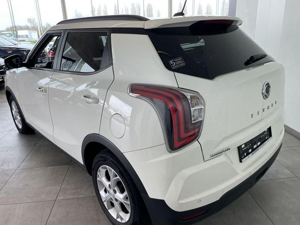 SsangYong Tivoli 1,2L / Navigatie / Apple-Android / Camera, Auto's, SsangYong, 94 kW, 128 pk, Wit, Tivoli