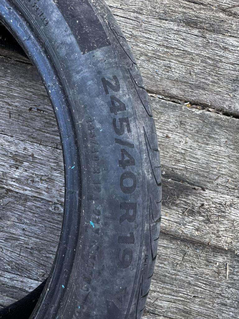 Pneus BMW 245/40/19 runflat, 245 mm, Véhicule de tourisme, Pneus été, Pneu(s)