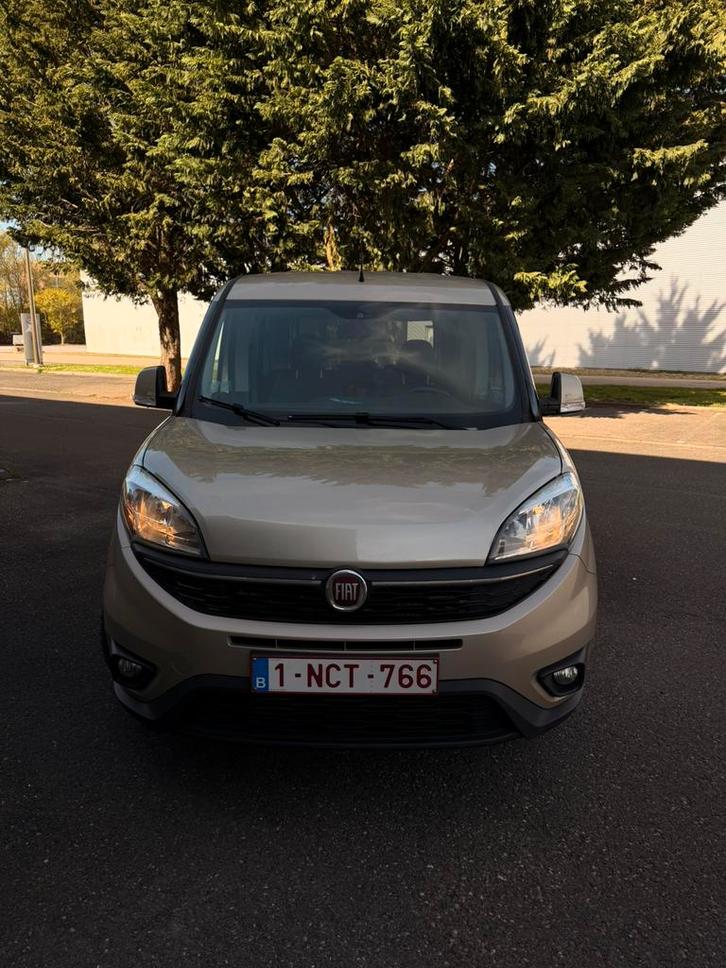 FIAT DOBLO 1.4 CNG/Benzine, Lage kilometers, Autos, Fiat, Particulier, Doblo, ABS, Airbags, Air conditionné, Bluetooth, Verrouillage central