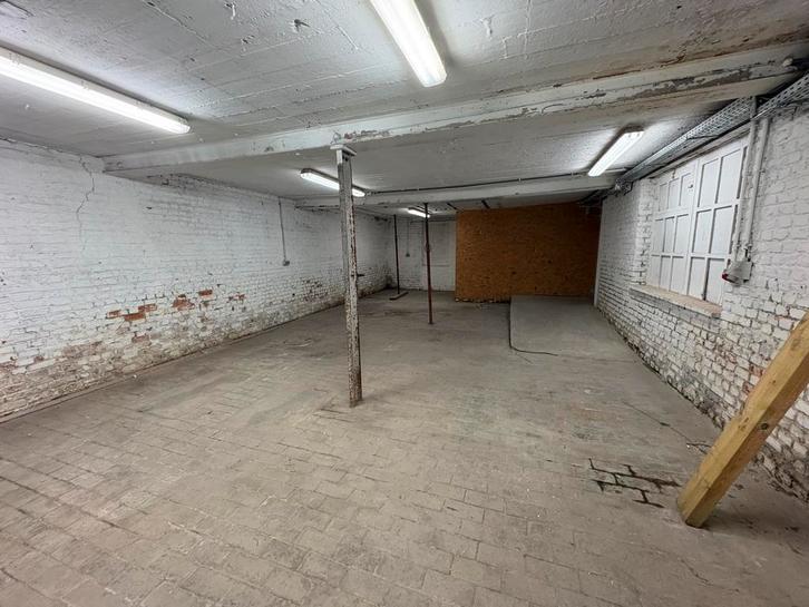 Hangar de 90 m2 à 7600 Peruwelz, Immo, Garages & Places de parking, Tournai