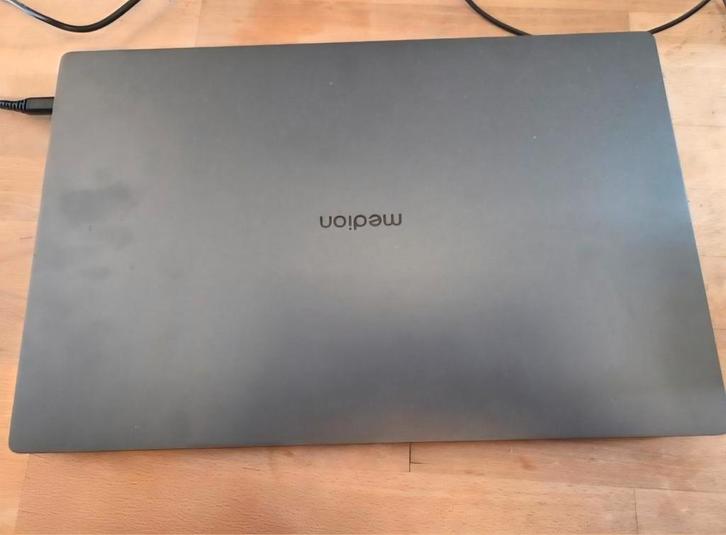 Medion laptop, Informatique & Logiciels, Ordinateurs portables Windows, Comme neuf, 16 pouces, SSD, Moins de 2 Ghz, 4 GB, Azerty