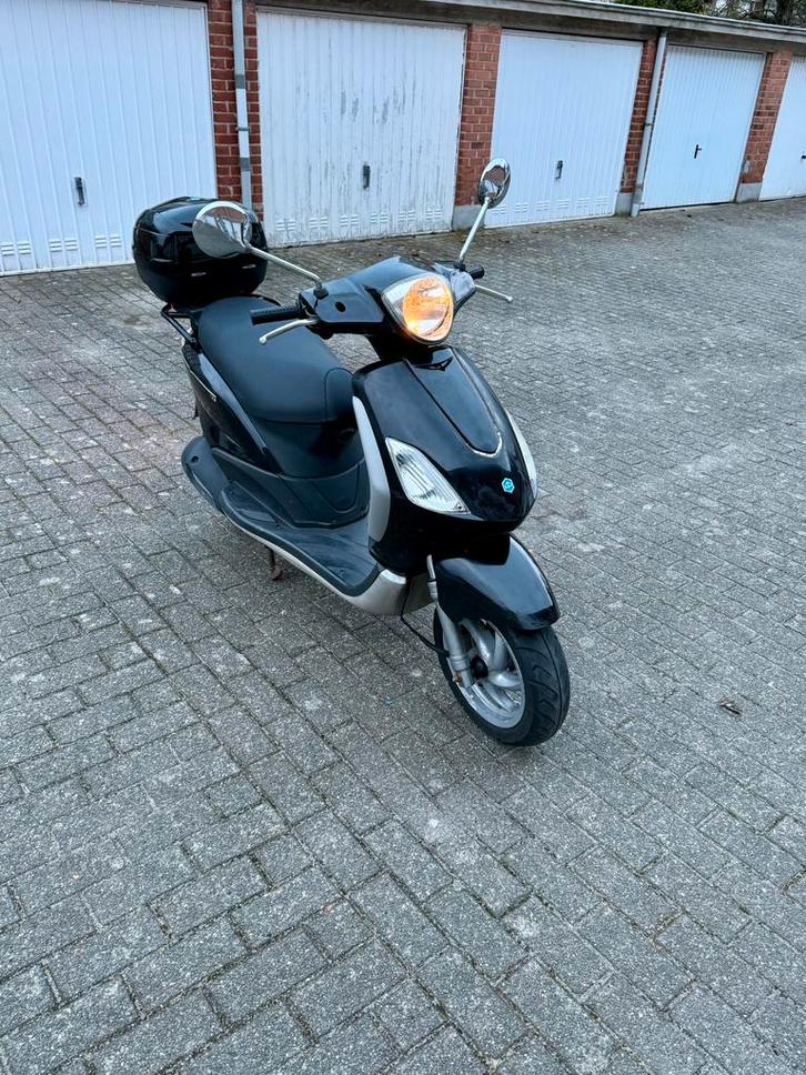 Piaggio Fly 125, Fietsen en Brommers, Snorfietsen en Snorscooters, Zo goed als nieuw, Piaggio, Ophalen of Verzenden