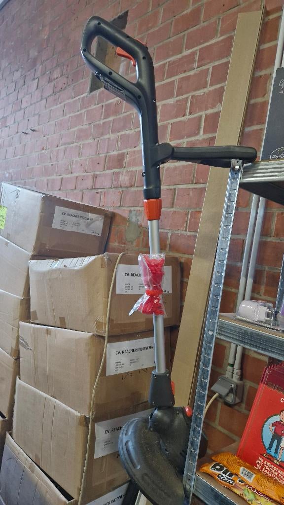 Grastrimmer, Tuin en Terras, Grastrimmers, Gebruikt, Accu, Ophalen of Verzenden, 10 tot 30 cm