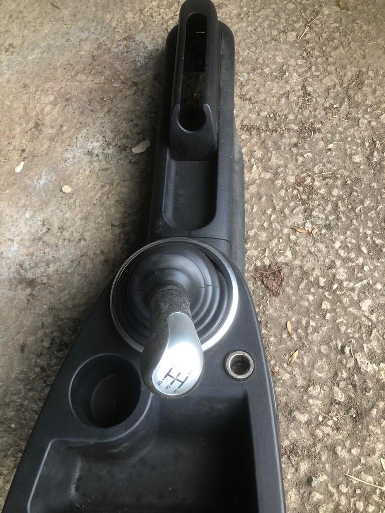 Console centrale de Ford Fiesta 2006 à 2008, Enlèvement, Utilisé