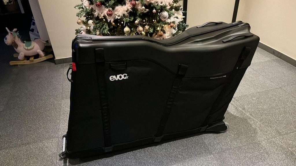 TE HUUR / FOR RENT - EVOC ROAD BIKE TRAVEL BAG PRO, Fietsen en Brommers, Fietsaccessoires | Fietstassen, Zo goed als nieuw, Ophalen