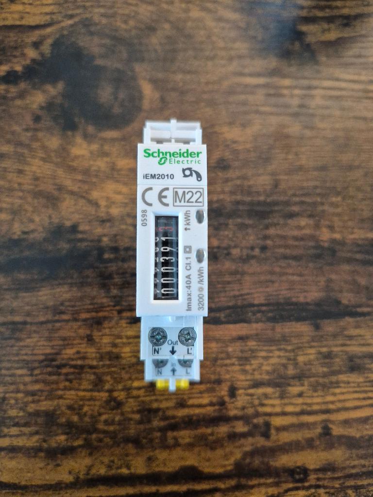 compteur kWh monophasé iEM2010, 40A, 230V, sortie à impuls, Ophalen of Verzenden, Zo goed als nieuw