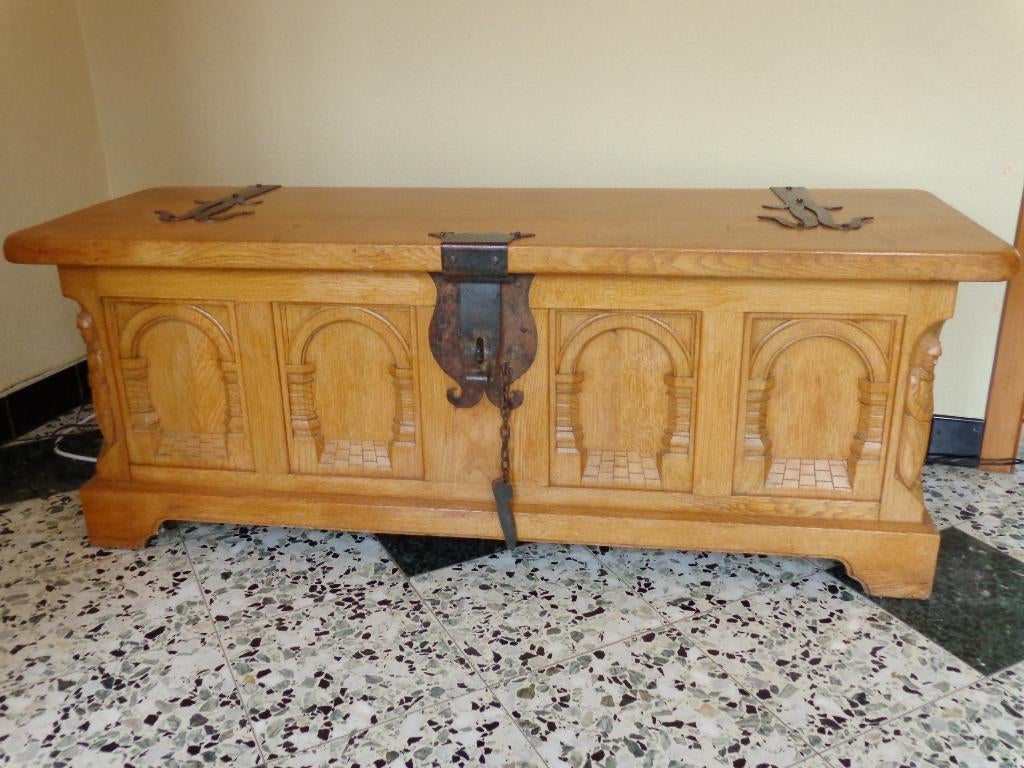 Coffre de rangement en chêne massif., Maison & Meubles, 100 à 150 cm, Comme neuf, Enlèvement, 50 à 75 cm