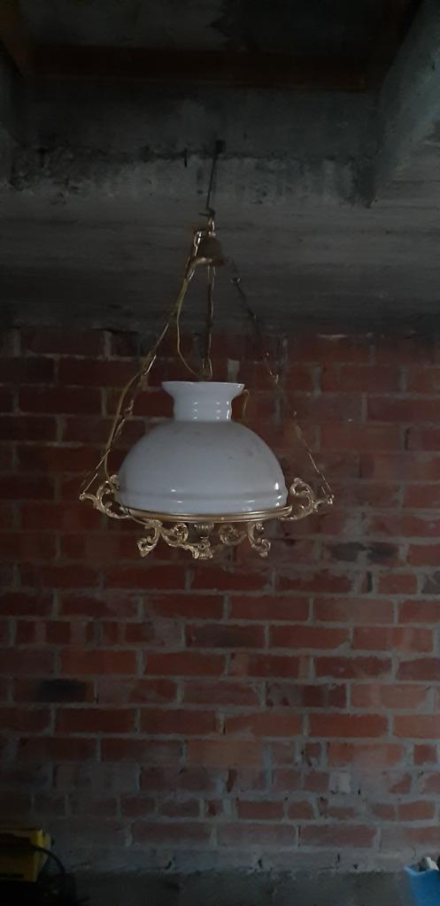 Goudkleurige hanglamp, Ophalen