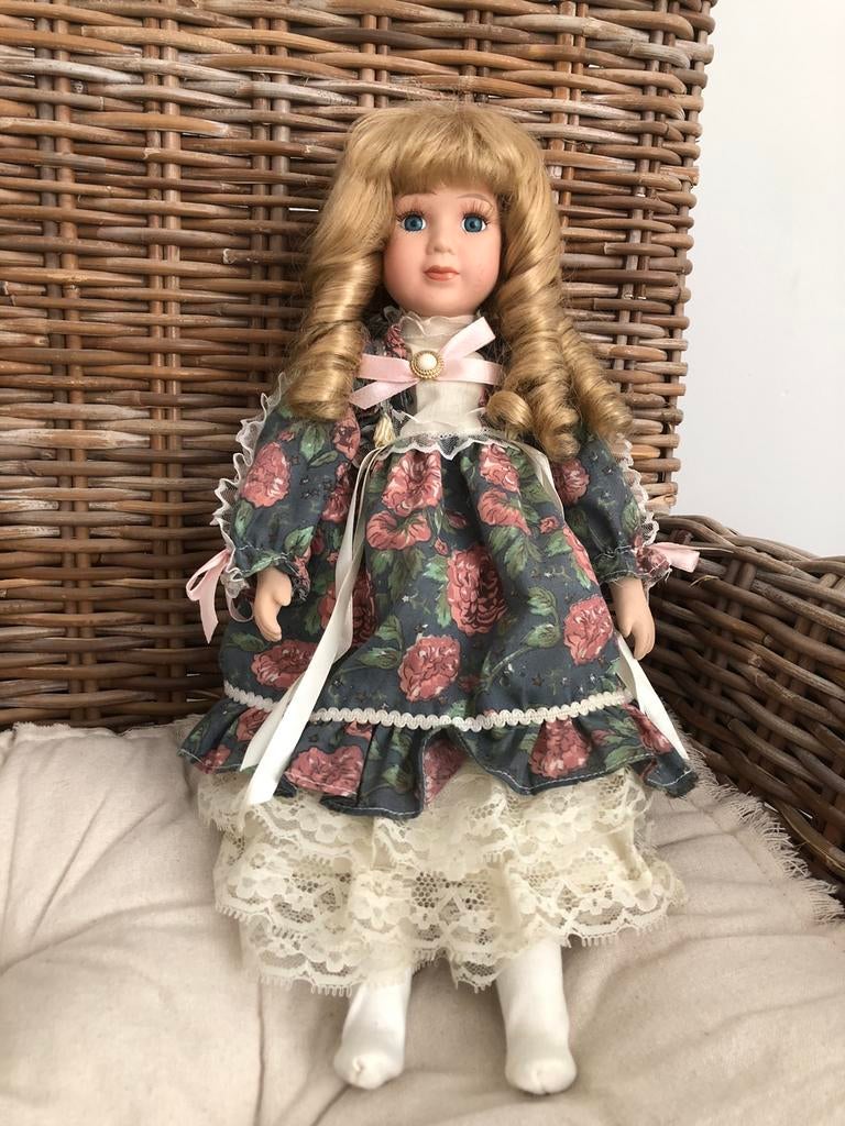 Porselijnen pop, Enlèvement, Utilisé, Poupée