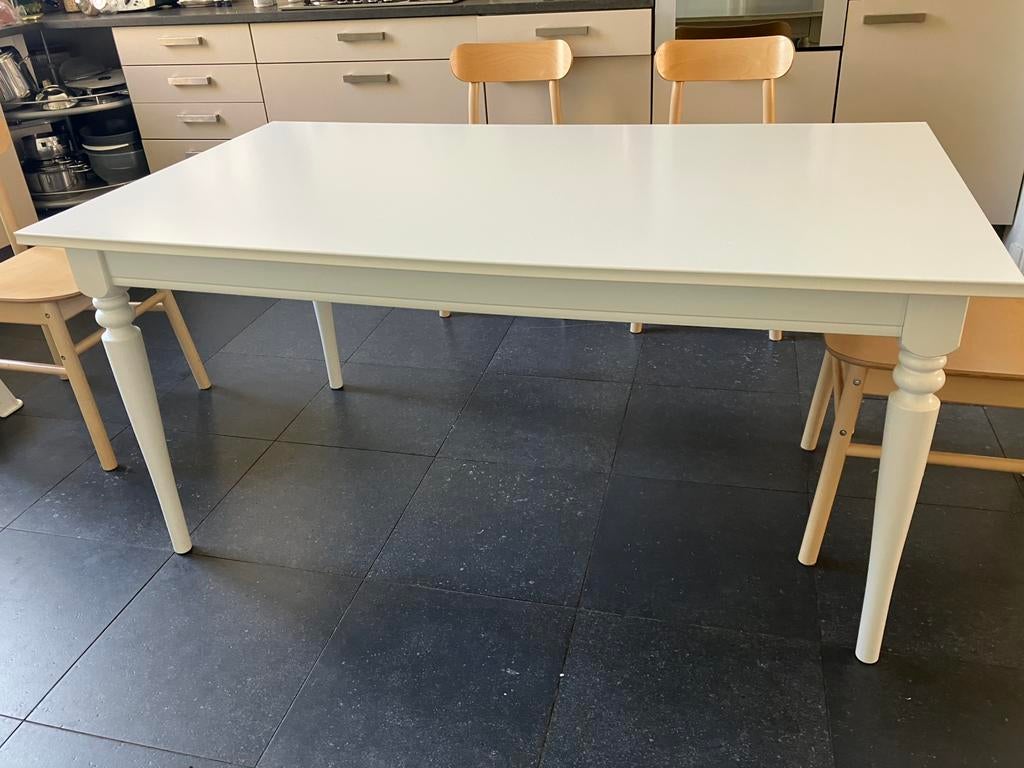 Table en bois blanc Ikea., Maison & Meubles, Tables | Tables à manger, Enlèvement, Comme neuf