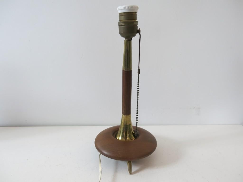 Lampe de table vintage en teck danois, Antiquités & Art, Art | Objets design, Enlèvement ou Envoi