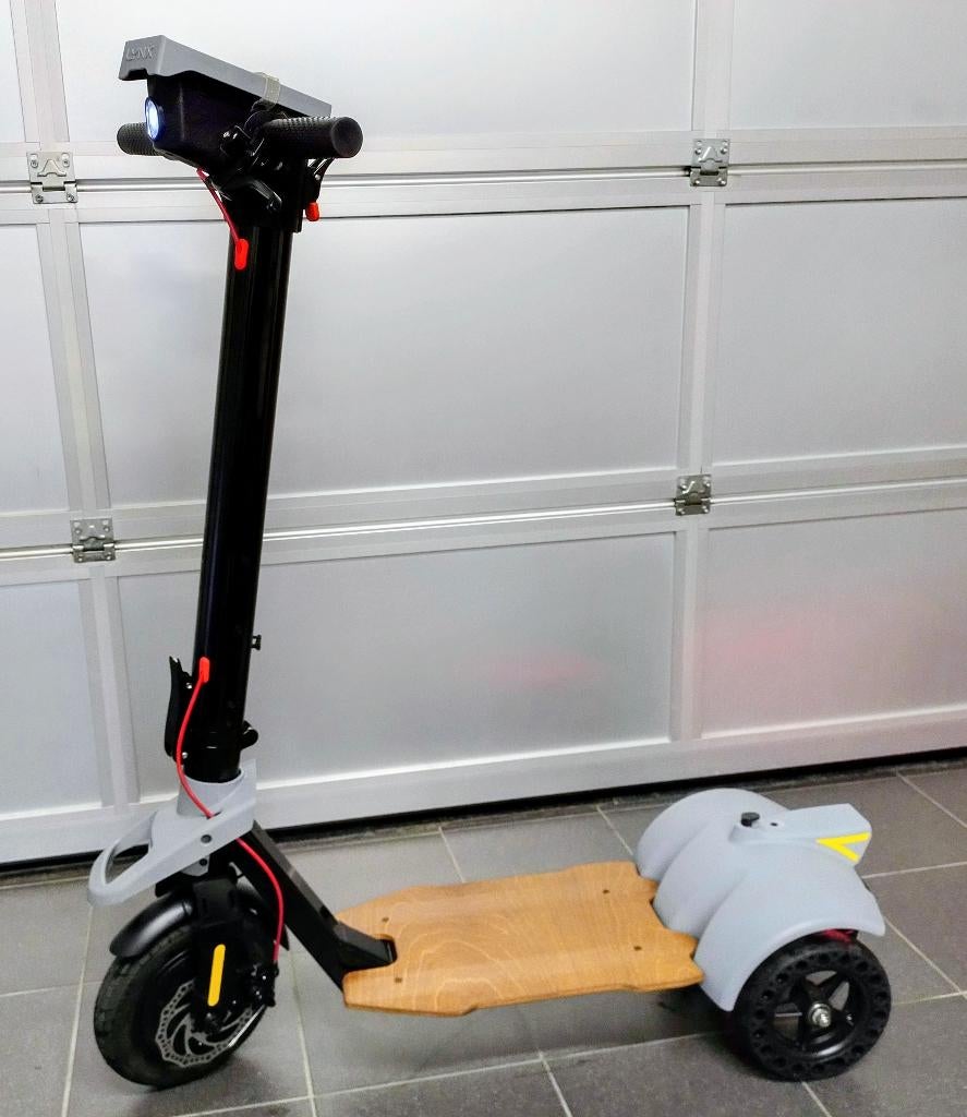 Stabiele driewiel E-step Lynx by Totem, Fietsen en Brommers, Steps, Zo goed als nieuw, Elektrische step (E-scooter), Ophalen of Verzenden