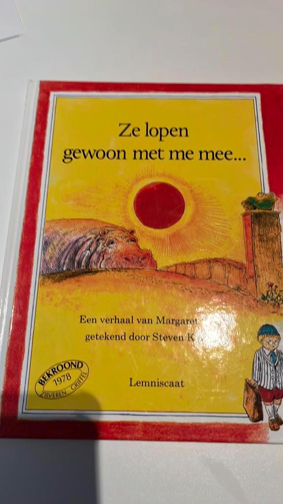 L.M. Niskos - Ze lopen gewoon met me mee..., Boeken, Prentenboeken en Plaatjesalbums, Ophalen of Verzenden
